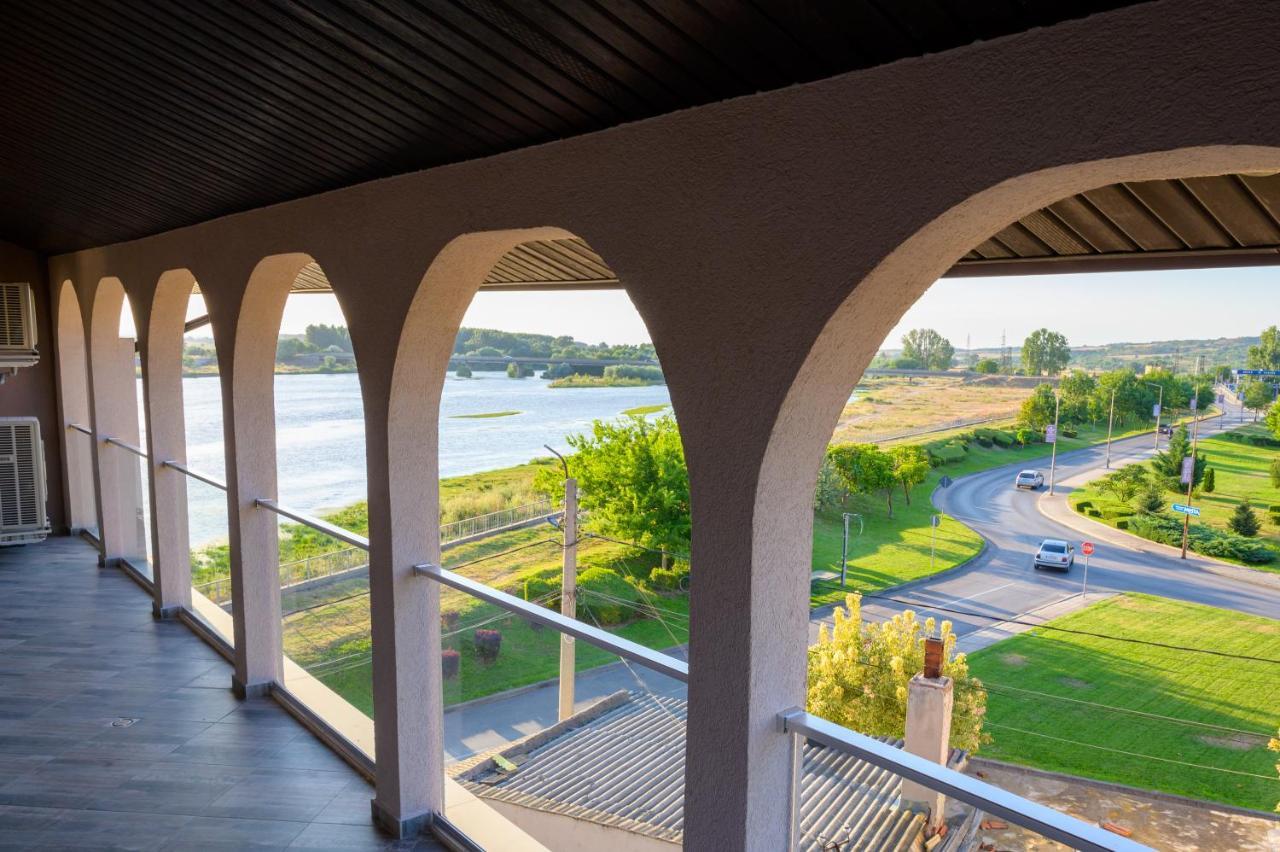 Готель Del Ponte Свілєнґрад Екстер'єр фото